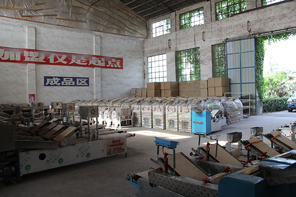 倉庫中的各類面食設備