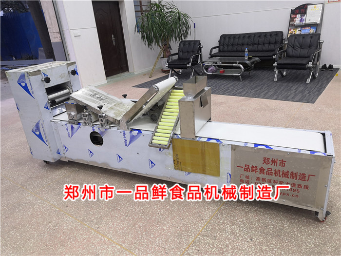 燴面機(jī)調(diào)試中1